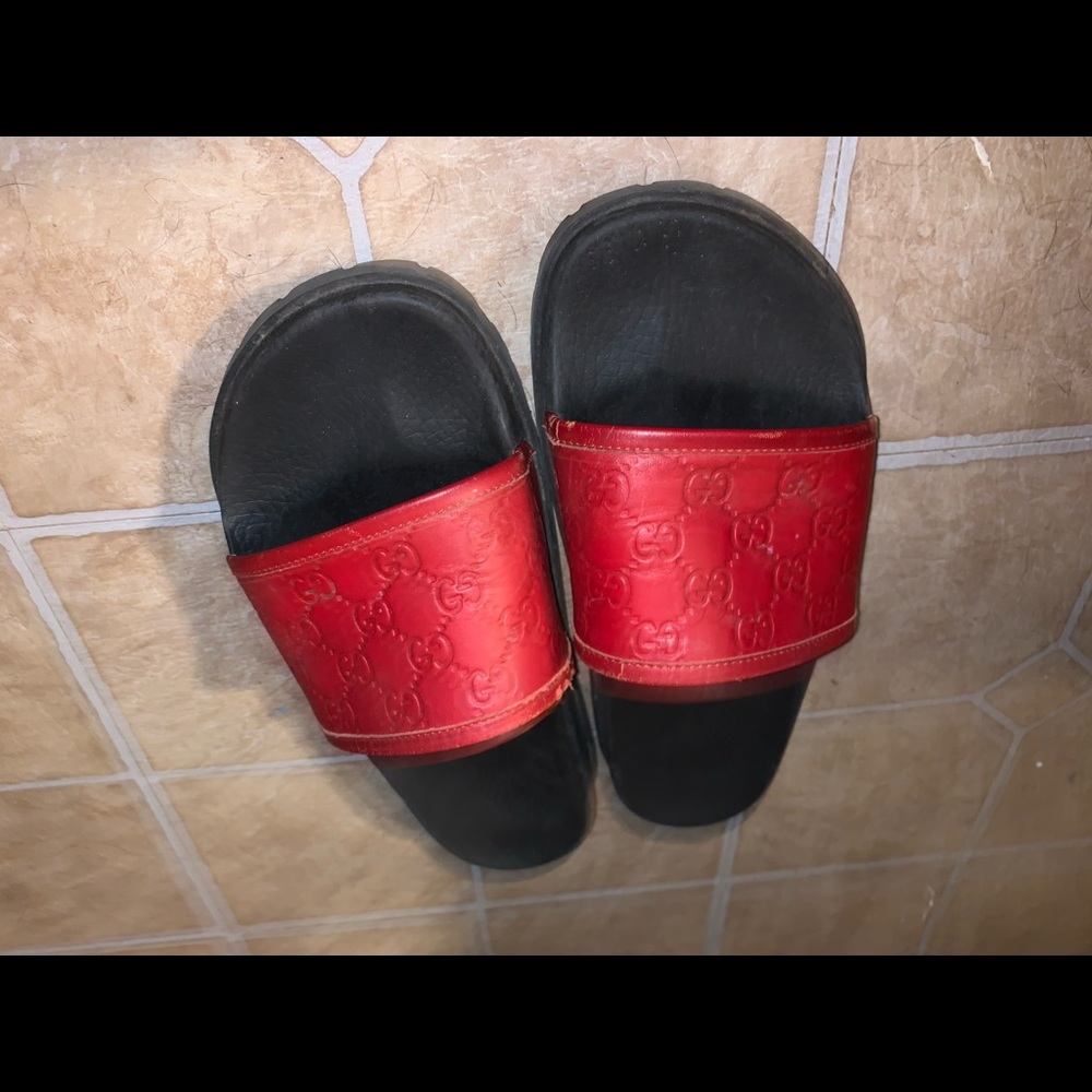 Red Gucci slides